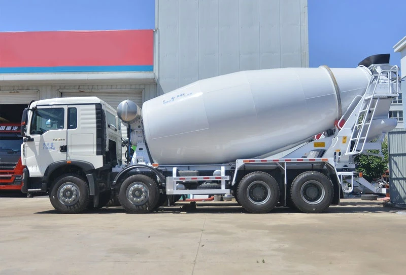 camion de mélangeur concret de 375HP HOWO avec la capacité de mélange de 12m3